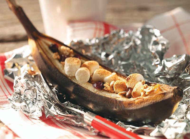 Изображение рецепта Банановая лодочка с шоколадом и орехами