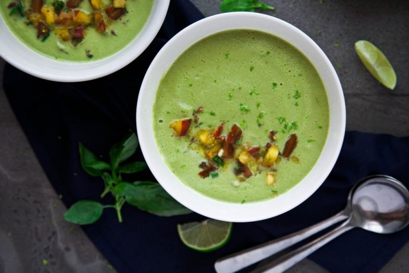 Изображение рецепта Холодный суп с огурцом и персиковой сальсой