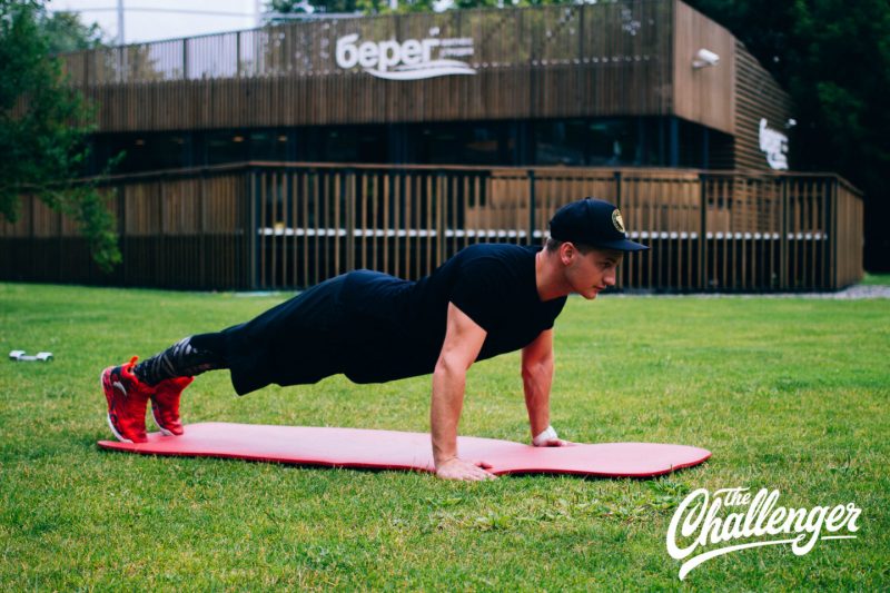 Всего 5 упражнений, которые задействуют все группы мышц и быстро подтягивают тело. Изображение номер 3