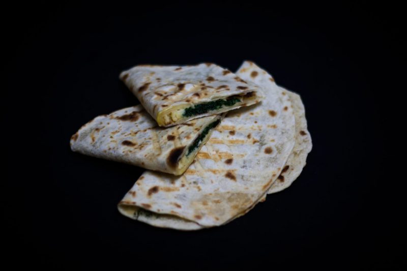 Изображение рецепта Лепёшка лафа с сыром, зеленью и присыпкой заатар из меню «Мой большой греческий фалафель»
