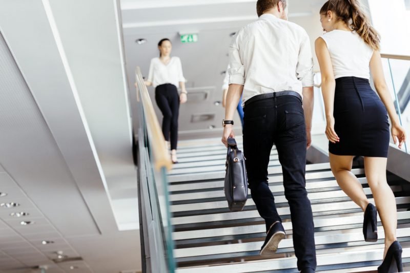 Ходьба по лестнице в офисе увеличивает вашу продуктивность. Изображение номер 1