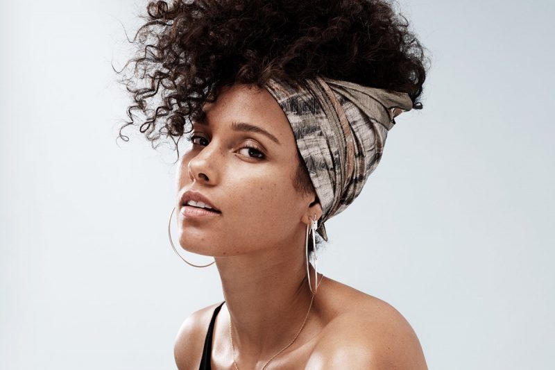 Райан Рейнольдс, Эдвард Нортон, Памела Андерсон: 10 звёзд, которые пробежали марафон. Изображение номер 15