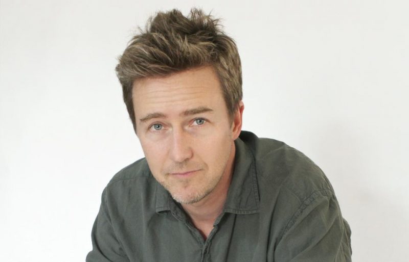 Райан Рейнольдс, Эдвард Нортон, Памела Андерсон: 10 звёзд, которые пробежали марафон. Изображение номер 9