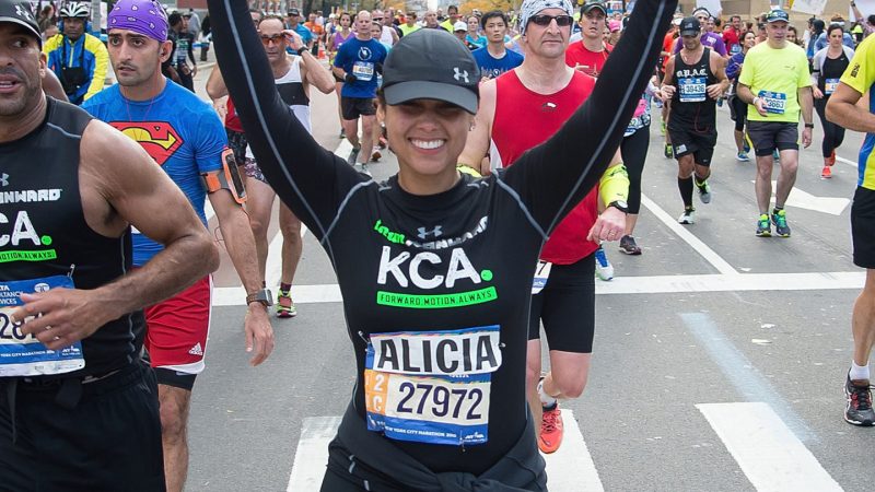 Райан Рейнольдс, Эдвард Нортон, Памела Андерсон: 10 звёзд, которые пробежали марафон. Изображение номер 16