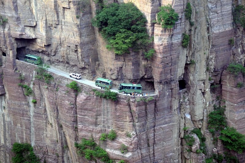 11 самых опасных и живописных дорог в мире. Изображение номер 5