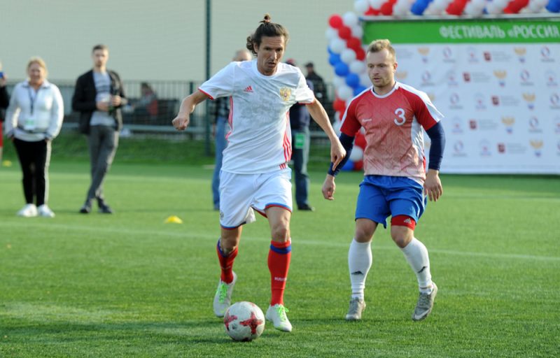 В Лужниках прошёл первый всероссийский фестиваль «Россия любит футбол». Изображение номер 1