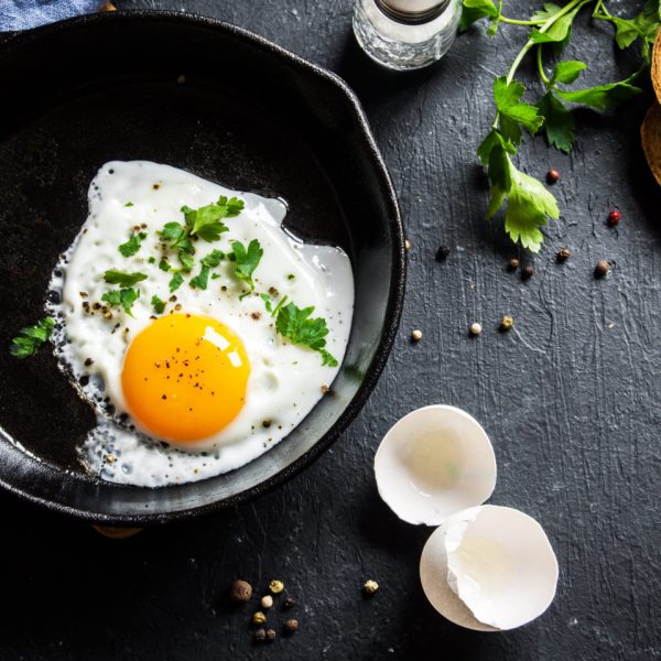 15 рецептов с яйцом на завтрак