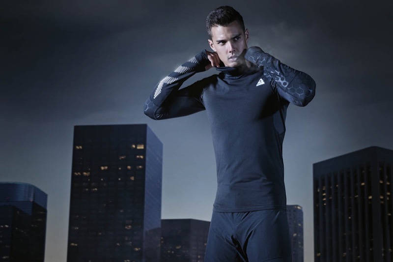 Reebok выпустил коллекцию экипировки для тренировок в тёмное время суток. Изображение номер 3