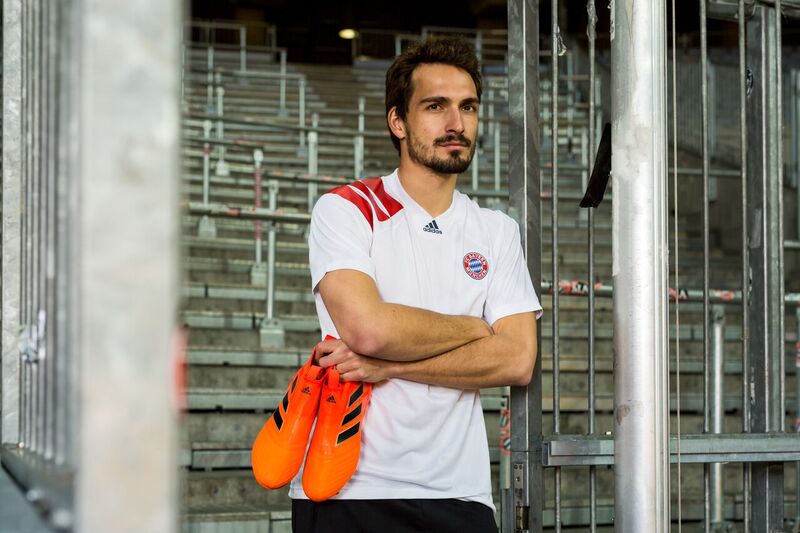 adidas представил три модели футбольных бутс в новой расцветке Pyro Storm. Изображение номер 9