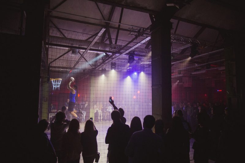 Under Armour открыл первый фирменный магазин в России. Изображение номер 3