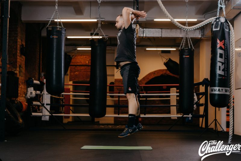 Как сногсшибательно выглядеть на Новый год: тренировка для всего тела за 15 минут. Изображение номер 13