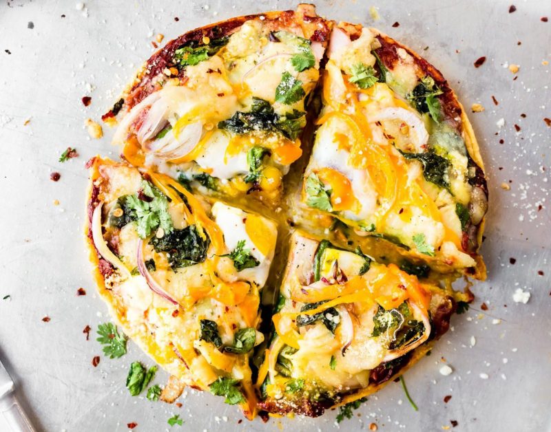 Изображение рецепта Пицца с яйцом и ананасом