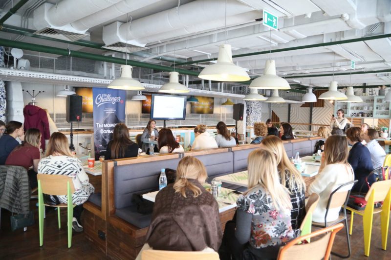 В рестомаркете «ОбедБуфет» прошёл фитнес-завтрак от The Challenger. Изображение номер 5