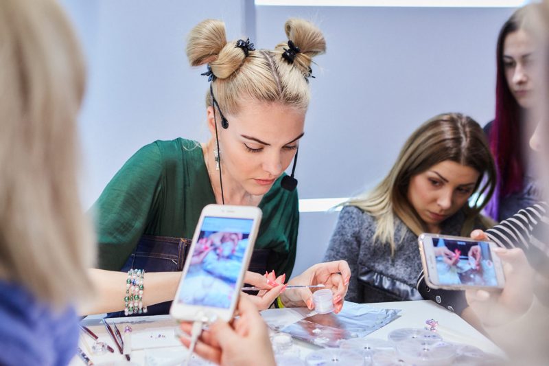 В Москве открылась выставка профессиональной косметики и оборудования для салонов красоты. Изображение номер 6