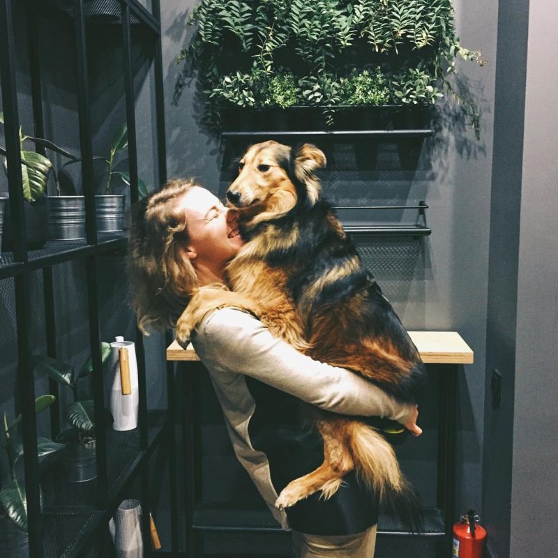 «В наше время, когда чувства и отношения стали одноразовыми, хочется быть полезным кому-то». 4 истории неравнодушных людей. Изображение номер 8