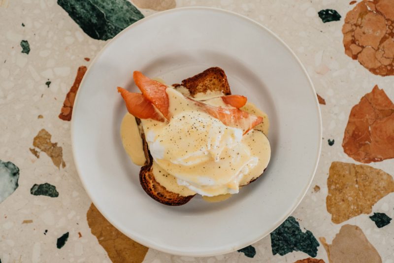 В ресторане Margarita Bistro на Патриарших прудах появились завтраки. Изображение номер 5