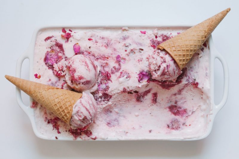 Изображение рецепта Мороженое из йогурта с ревенём