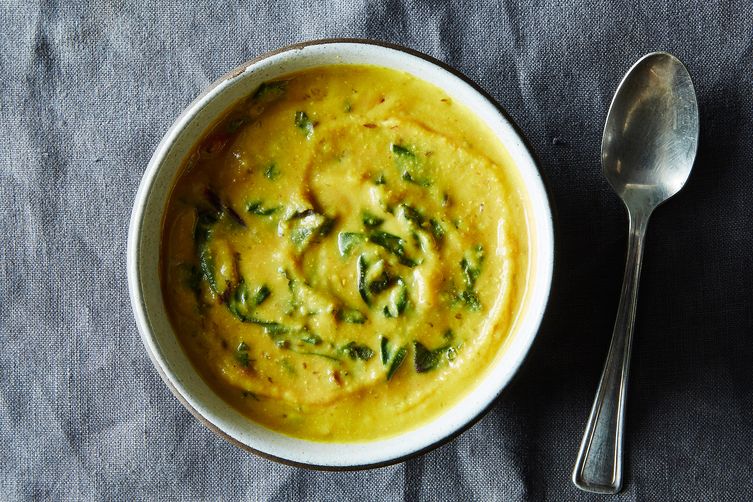Изображение рецепта Чечевичный суп со свекольной ботвой