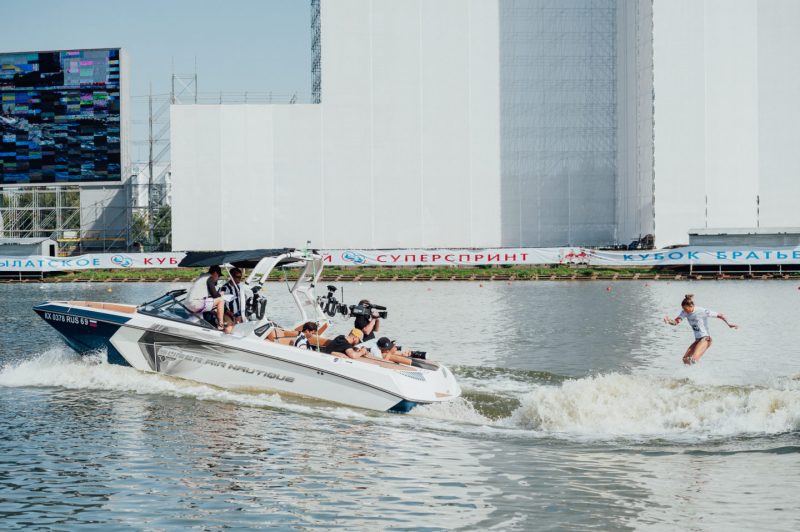 В Москве завершился первый официальный чемпионат России по вейксёрфингу Bulli Surf Cup. Изображение номер 1