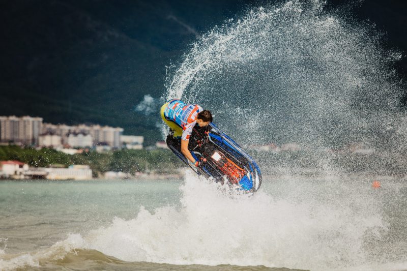 В Геленджике завершился итоговый этап чемпионат России по аквабайку. Изображение номер 1