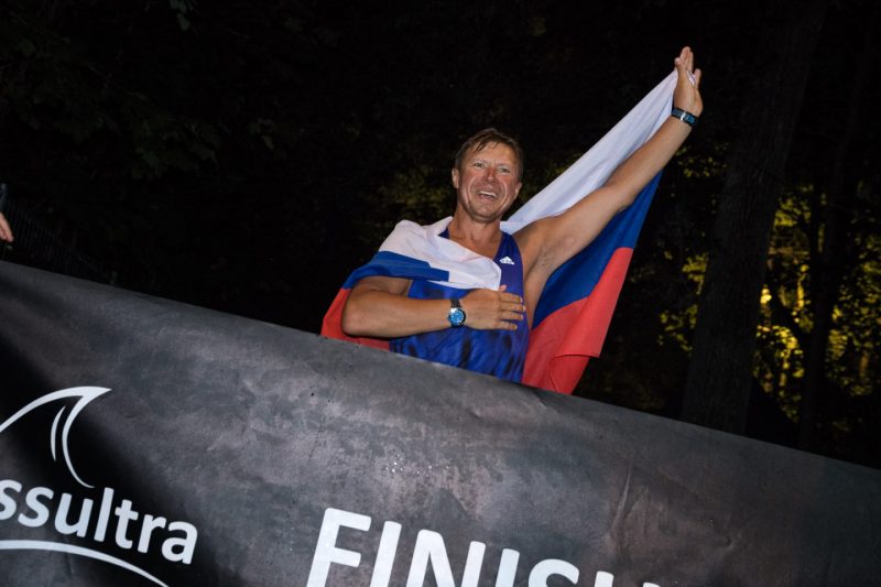 Владимир Волошин победил в десятикратном триатлоне Swissultra DECA. Изображение номер 1