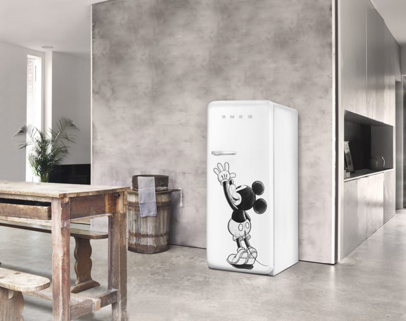 Компании Smeg и Disney выпустили холодильники с изображением Микки Мауса. Изображение номер 1