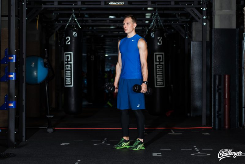 Подкачать верхнюю часть тела: 8 упражнений с гантелями. Изображение номер 4