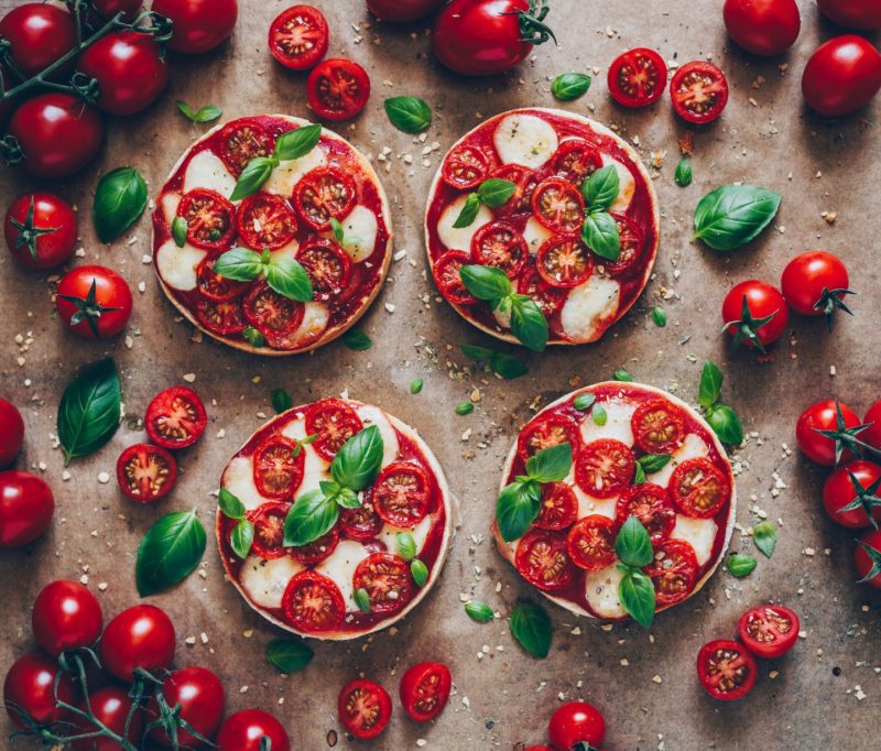 Изображение рецепта Пицца-тосты с помидорами и моцареллой