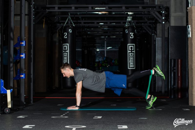 Майский челлендж: 7 упражнений для ног и ягодиц, которые действительно работают. Изображение номер 22