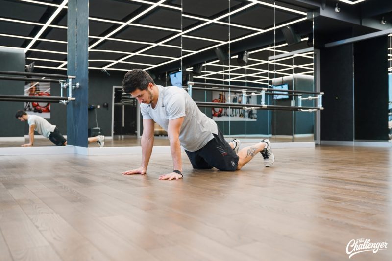 Как убрать дряблость рук: 4 упражнения. Изображение номер 1