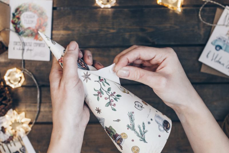 Как упаковать подарок (подробная инструкция с фотографиями). Изображение номер 30