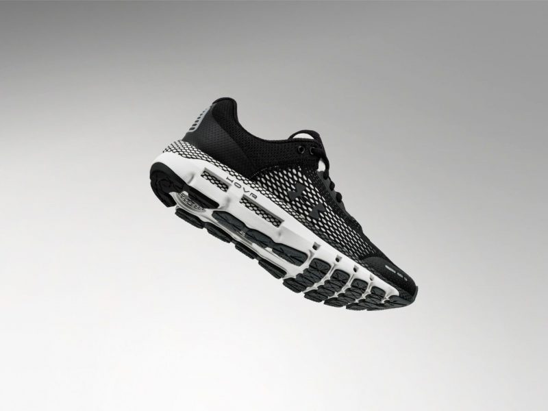 Under Armour выпускает беговые кроссовки, оснащённые сенсором. Изображение номер 1