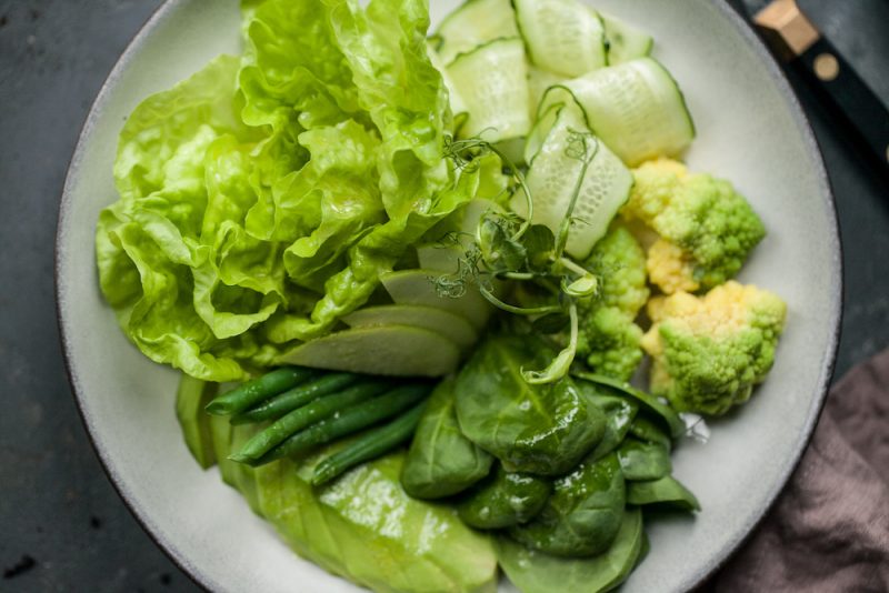 Изображение рецепта Зелёный салат с соусом из яблочного сидра
