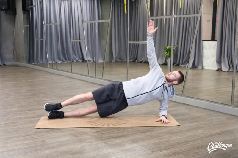 Упражнение дня: боковая планка в динамике. Изображение номер 4