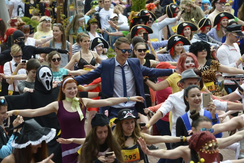 Цифра дня: сколько километров в день проходят организаторы бегового фестиваля Rosa Run (больше, чем участники). Изображение номер 5