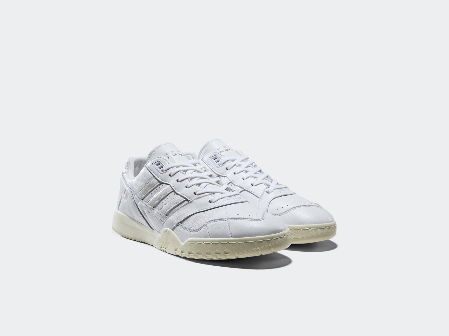 adidas представил коллекцию кроссовок Home of Classics. Изображение номер 2