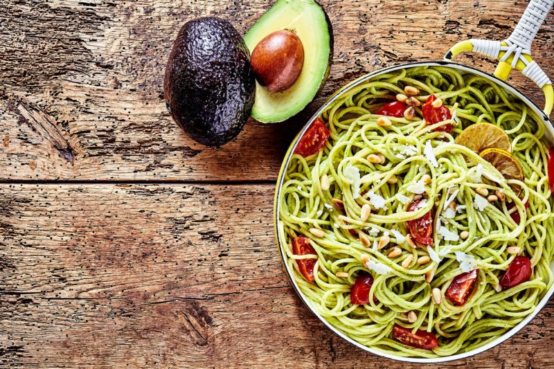 Изображение рецепта Спагетти с авокадо, томатами и лаймом