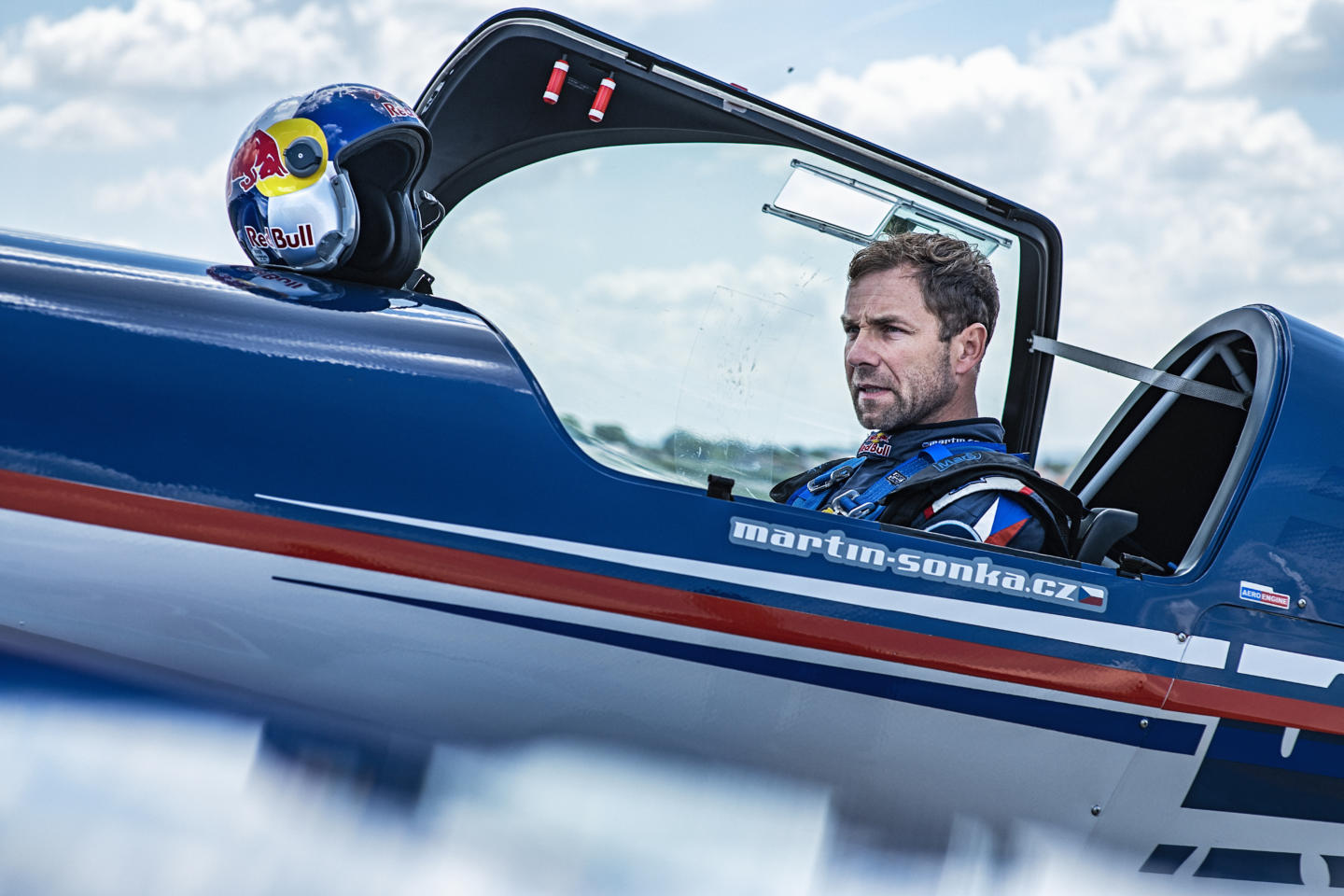 «Нам нужно быть сильными, но максимально лёгкими»: как тренируется и что ест чемпион мира Red Bull Air Race. Изображение номер 4