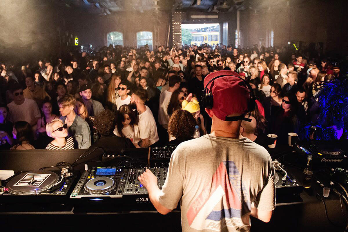 Дневная вечеринка Day Off пройдёт в «Севкабель Порту». Изображение номер 1