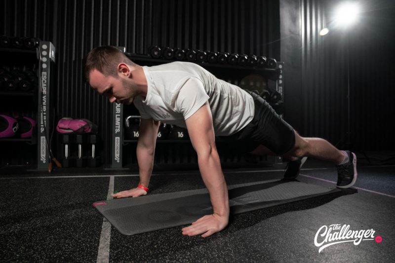 Упражнение дня: отжимания на трицепс. Изображение номер 1