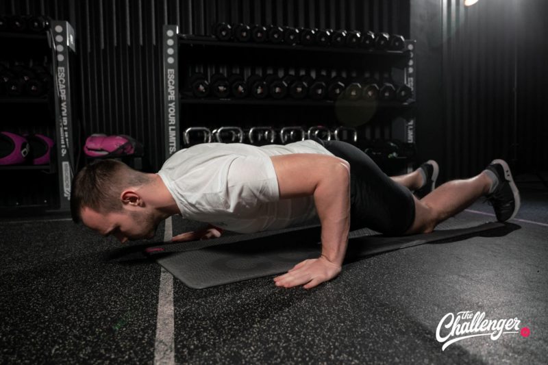 Упражнение дня: отжимания на трицепс. Изображение номер 3