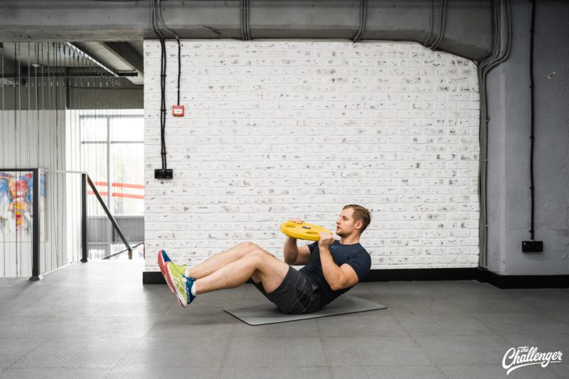 Круговая тренировка с дисками от штанги: 7 эффективных упражнений. Изображение номер 11