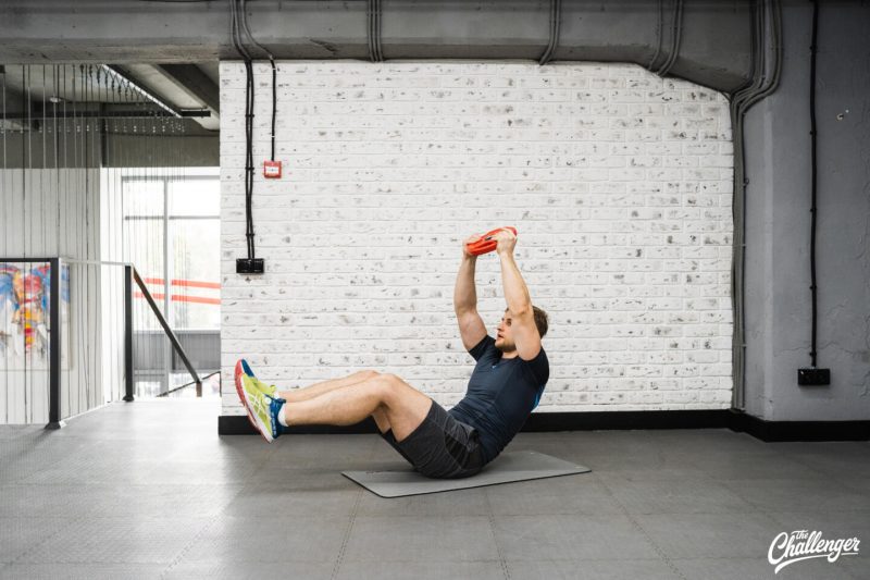 Круговая тренировка с дисками от штанги: 7 эффективных упражнений. Изображение номер 15