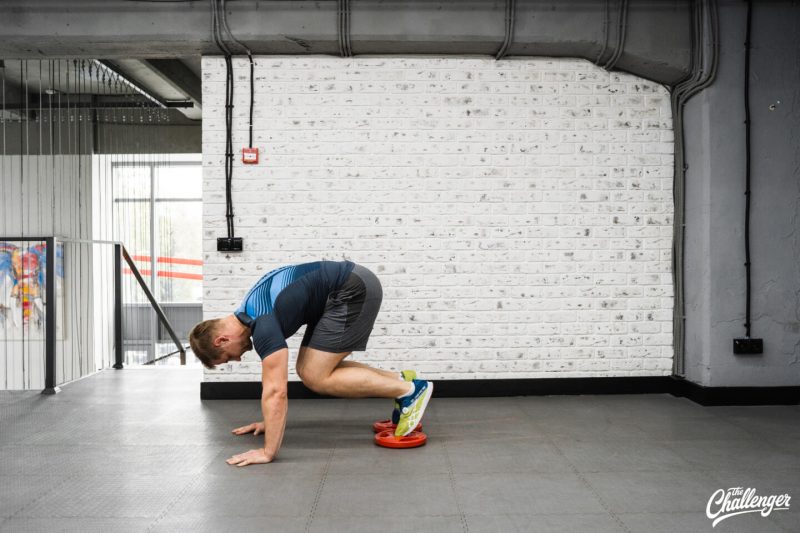 Круговая тренировка с дисками от штанги: 7 эффективных упражнений. Изображение номер 24