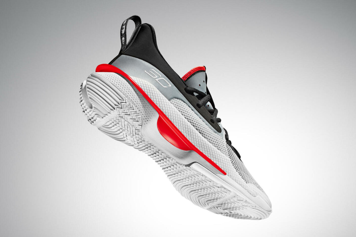 Бренд Under Armour выпустил новые баскетбольные кроссовки. Изображение номер 3