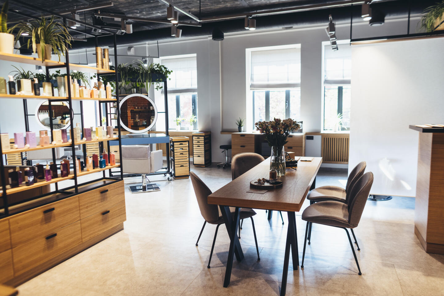 Бьюти-бары Nail Spot поддержат центр «Насилию.Нет». Изображение номер 2