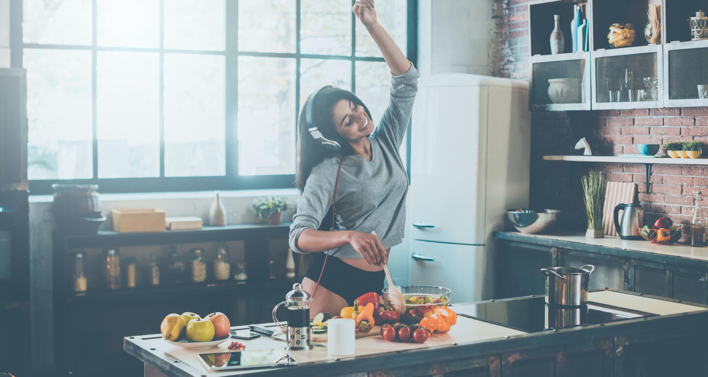 Кухня пока. Плейлист для готовки. No one in the Kitchen.