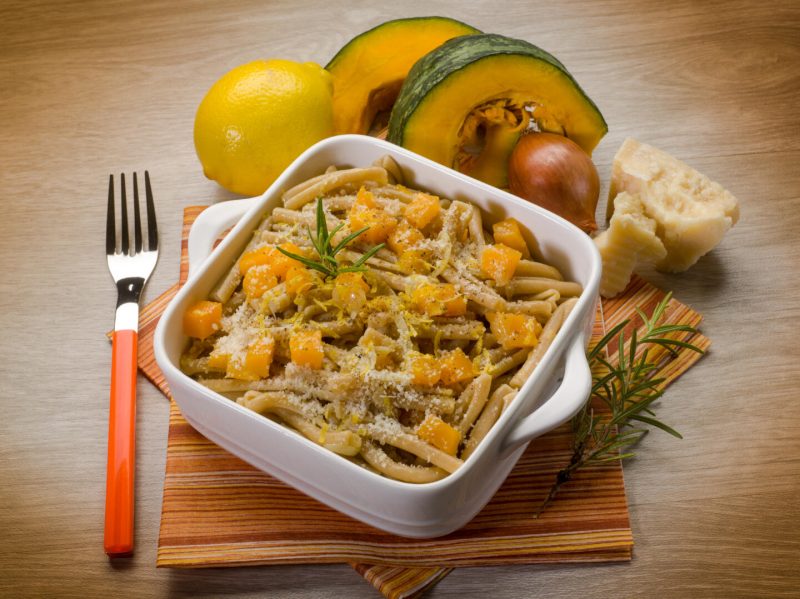 Изображение рецепта Нутовые казаречче с тыквой, брокколи и пармезаном