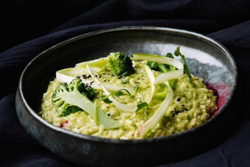 Изображение рецепта Зелёное ризотто со спаржей, брокколи и бобами эдамаме