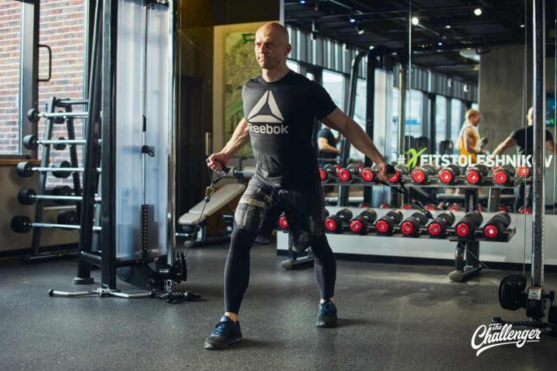 Как прокачать грудные мышцы: упражнения на тренажёрах для мужчин. Изображение номер 7